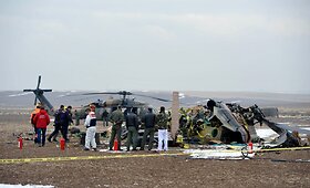 Turkijoje užkliuvęs už laidų nukrito karinis sraigtasparnis &bdquo;Sikorsky S-70&ldquo;