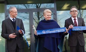 Dalia Grybauskaitė dalyvavo įmonės &bdquo;&Scaron;viesos konversija&ldquo; naujo gamybinio pastato atidaryme
