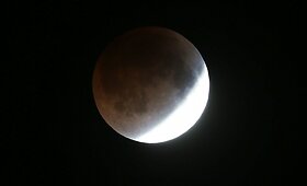 Amerika stebėjo visi&scaron;ką Mėnulio užtemimą