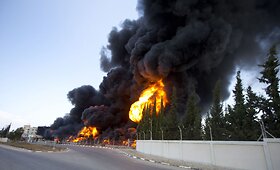 Izraelio tankų sviediniai pataikė į degalų saugyklą Gazos Ruožo elektrinėje