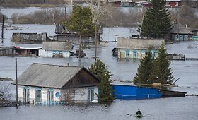 Sibiro vakaruose pavasariniai potvyniai užliejo kaimus
