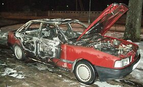 Marijampolėje naktį padegti septyni automobiliai