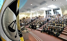 Mykolo Romerio universitete įteikti diplomai Teisės fakulteto absolventams