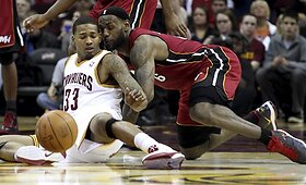 Klivlando &bdquo;Cavaliers&ldquo; klubas nugalėjo Majamio &bdquo;Heat&ldquo; krep&scaron;ininkus