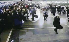 Filmuotos medžiagos fragmentai prie&scaron; sprogimą Minsko metro stotyje