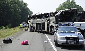 Skaudi autobuso avarija Virdžinijos valstijoje įvyko užsnūdus vairuotojui