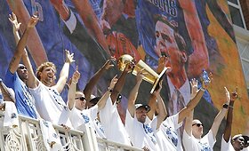 Dalaso &bdquo;Mavericks&ldquo; sirgaliai pasveikino sugrįžusius NBA čempionus