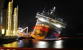 Kruiziniam laivui Norvegijoje gresia pavojus apvirsti