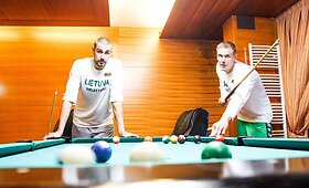 Kaip Jonas Valančiūnas ir Robertas Javtokas biliardą žaidė