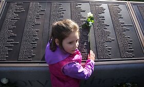 Mieste, kuriame buvo pastatytas &bdquo;Titanikas&ldquo; , atidarytas memorialinis sodas &scaron;ios tragedijos aukoms atminti