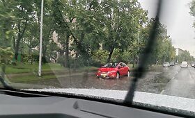 15min skaitytojų akimis: Vilnių nusiaubė audra, skendo automobiliai