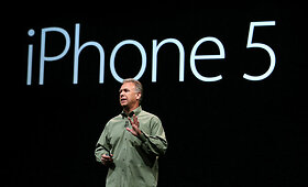 &bdquo;Apple&ldquo; pristatė ilgai lauktą i&scaron;manųjį telefoną &bdquo;iPhone 5&ldquo;