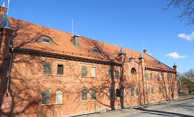 Kidulių dvaro sodyba pasipuo&scaron;ė restauruotu svirnu