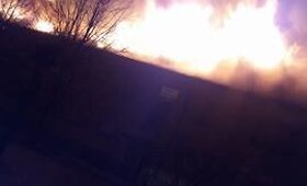 Baisogaloje ugnis prarijo daugiabučio stogą