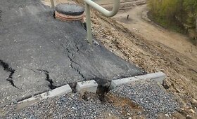 Alytaus Baltosios rožės tilto asfaltas garma žemyn 
