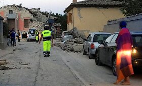 Italiją sudrebino stiprus žemės drebėjimas