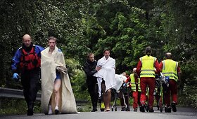Netoli Oslo esančioje Utojos saloje norvegas surengė žudynes