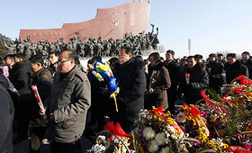 &Scaron;iaurės Korėjoje minimos &scaron;e&scaron;tosios Kim Jong Ilo mirties metinės