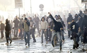Į demonstracijas susirinkę Romos gyventojai &bdquo;griauna&ldquo; miestą