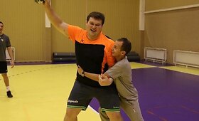Įžymūs Lietuvos žmonės i&scaron;bandė rankinį