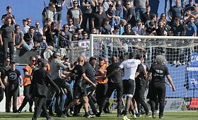 Dėl sirgalių siautėjimo nutrauktos &bdquo;Bastia&ldquo; &ndash; &bdquo;Lyon&ldquo; rungtynės