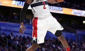 NBA &bdquo;Kylančių žvaigždžių&ldquo; rungtynėse Charleso Barkley komanda įveikė Shaquille'o O'Nealo ekipą