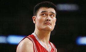 Kinijos krep&scaron;inio ikona Yao Mingas baigia karjerą