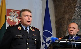 KAM komentavo karo lėktuvų susidurimą