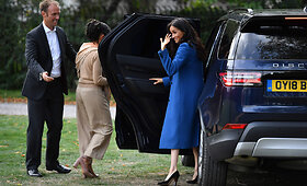 Sasekso hercogienę Meghan į receptų knygos pristatymą atlydėjo mama