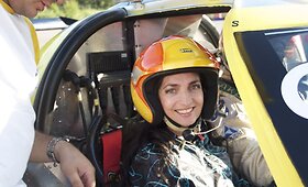 Jurga Anusauskienė pirmą kartą sėdo į sportinį bolidą