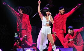 Koncerte &bdquo;Jingle Ball&ldquo; muzikos žvaigždės linksmino &scaron;venčių laukiančius klausytojus