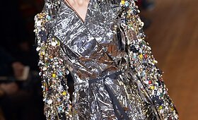 Mistika dvelkiantis &bdquo;Maison Martin Margiela&ldquo; kolekcijos pristatymas