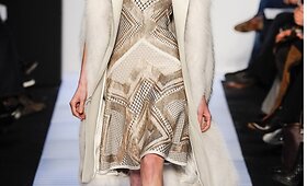Niujorko mados savaitėje pristatyta &bdquo;Herve Leger By Max Azria&ldquo; kolekcija