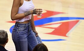 Krep&scaron;inio varžybose Rihanna pristatė naują įvaizdį &ndash; trumpus rožinius plaukus