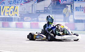 &Scaron;e&scaron;tas &bdquo;ARTkart&ldquo; 2013-ųjų metų etapas Smalininkų kartodrome