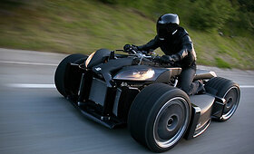 Keturratis su &bdquo;Ferrari&ldquo; varikliu: &bdquo;Lazareth Wazuma V8F Matt Edition&ldquo; keturratis