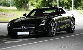 Lietuvoje parduodami prabangūs automobiliai