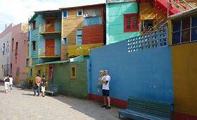 Spalvinga, skurdu, linksma ir naktį pavojinga &ndash; &bdquo;La Boca&ldquo; Buenos Airėse