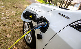 Pirmasis dyzelinis &bdquo;Plug-in&ldquo; hibridas pasaulyje: &bdquo;Volvo V60 Plug-in Hybrid&ldquo;