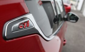 &bdquo;Peugeot 208 GTi&ldquo; Estijoje