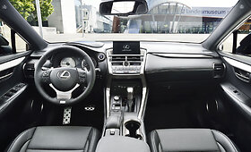&bdquo;Lexus NX300h&ldquo; su &bdquo;F Sport&ldquo; komplektacija