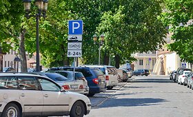 Parkingas Kauno Rotu&scaron;ės aik&scaron;tėje