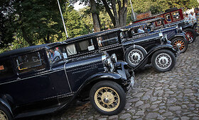 Istoriniai automobiliai Biržuose
