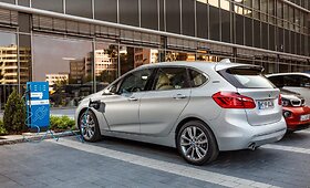 BMW naujienos Frankfurto automobilių parodoje