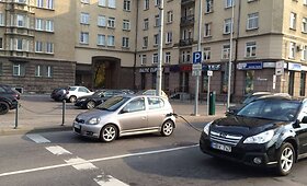 &bdquo;Toyota Yaris&ldquo; Vilniuje važinėjo su nutraukta degalinės žarna