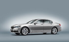 BMW naujienos 2016-ųjų Ženevos automobilių parodoje