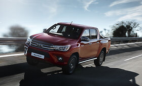 A&scaron;tuntos kartos &bdquo;Toyota Hilux&ldquo;