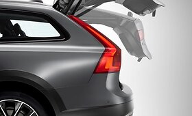 Naujasis &bdquo;Volvo V90 Cross Country&ldquo;
