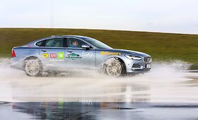 &bdquo;Metų automobilio 2017&ldquo; bandymai &Scaron;iauliuose