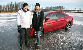 Automobilių bandymai ant slidžios dangos